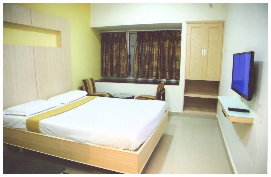 Sri Srinivasa Residency Hotel Kadapa Esterno foto