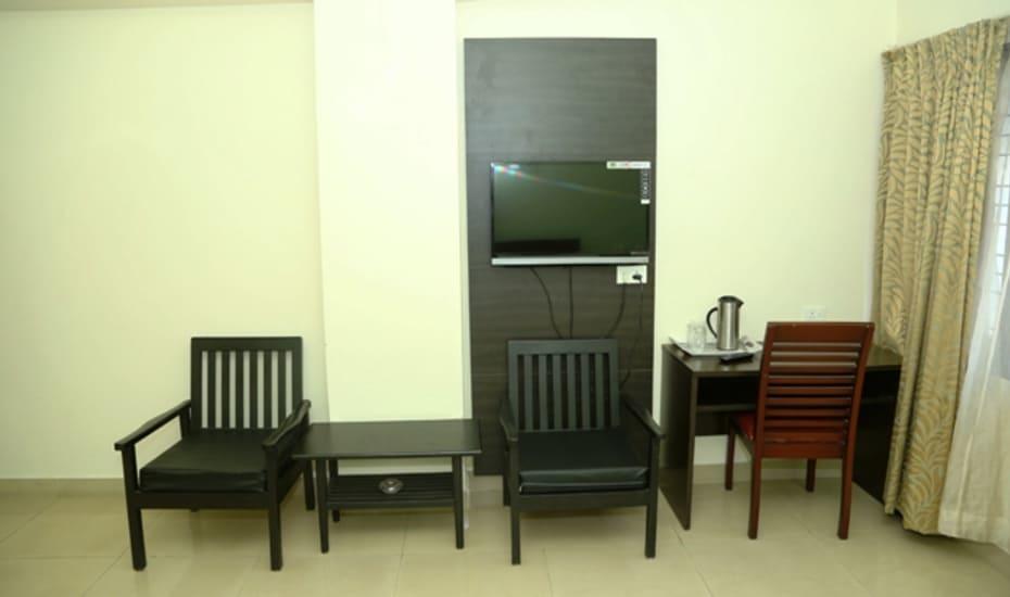 Sri Srinivasa Residency Hotel Kadapa Esterno foto