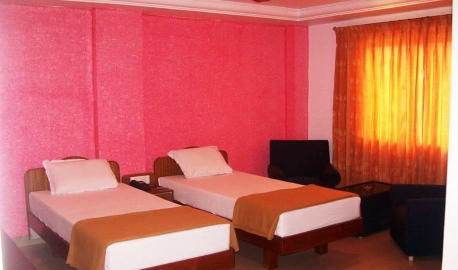 Sri Srinivasa Residency Hotel Kadapa Esterno foto